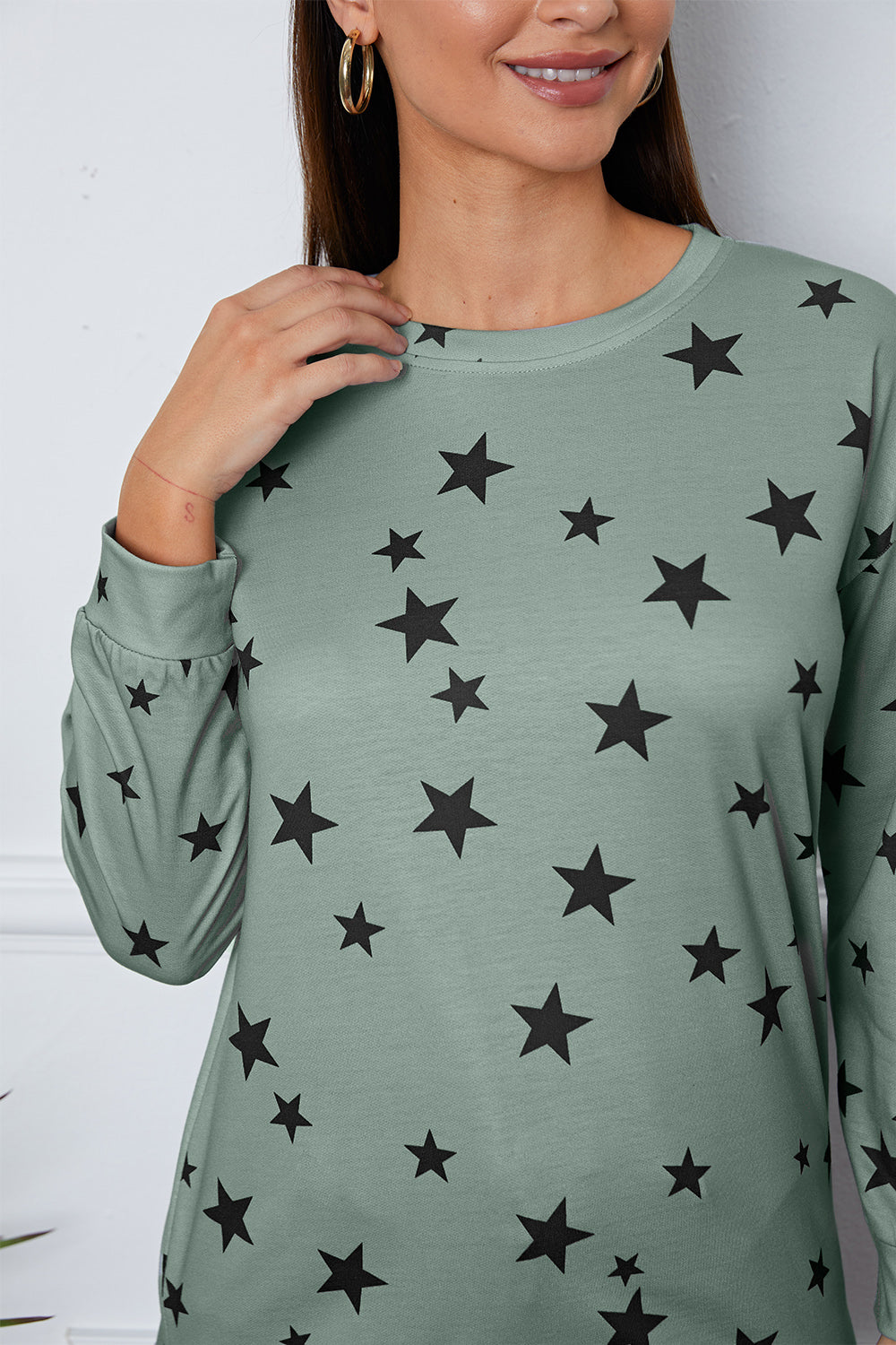 Star Print Round Neck Dropped Shoulder Sweatshirt